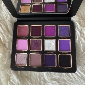 Cosmic Brushes "Gothic" eyeshadow palette